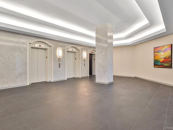 4th image of 4 Martine Avenue #711