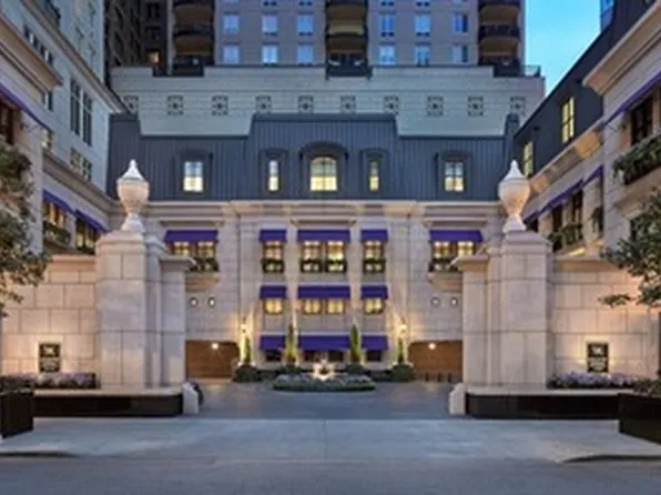 11 E Walton St APT 4101, Chicago, IL 60611