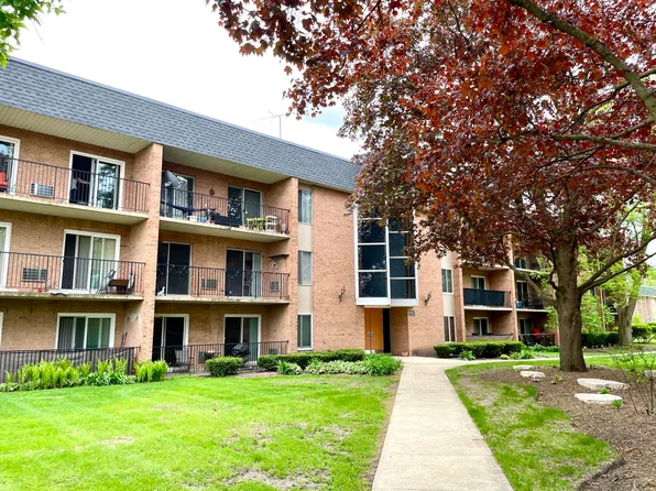 1052 Mill St #110, Naperville, IL 60563