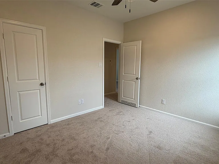 5089 Andorra Bend Ln — Photo 32