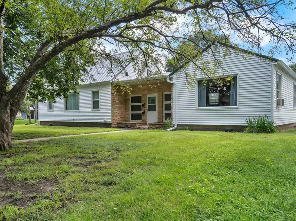 1052 Dundee Ave, Waterloo, IA 50701