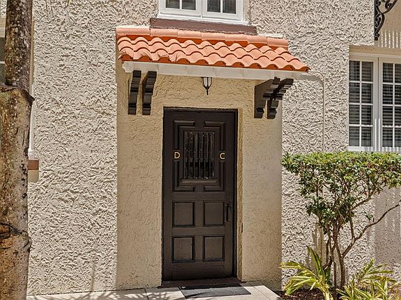 5th image of 2117 W DEKLE AVENUE #D2