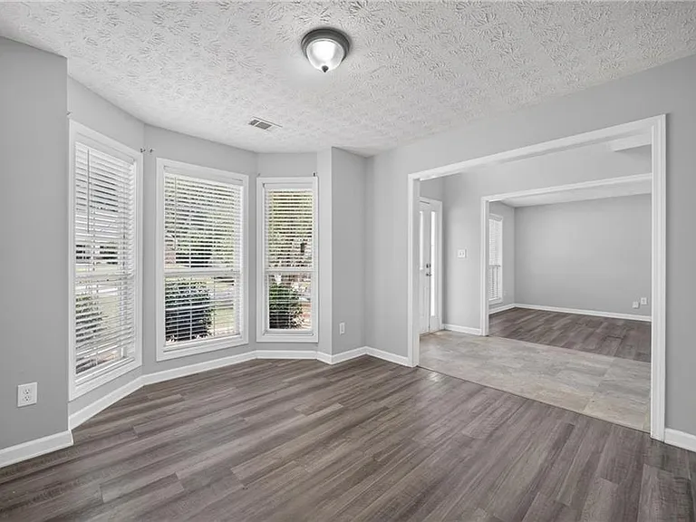 530 Sterling Pointe Ct — Photo 8
