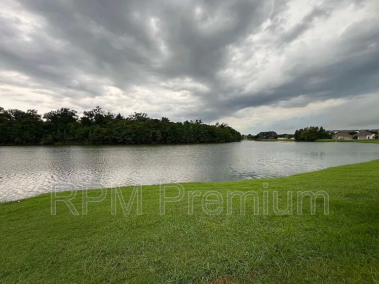 6212 Lake Edge Dr — Photo 42