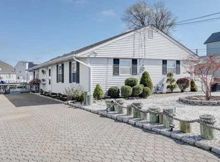 25 Amherst Dr, Bayville, NJ 08721
