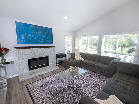 3rd image of 2767 Blackbush Ln
