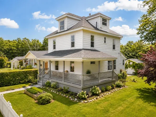 50 High St, North Sydney, NS B2A 2A4