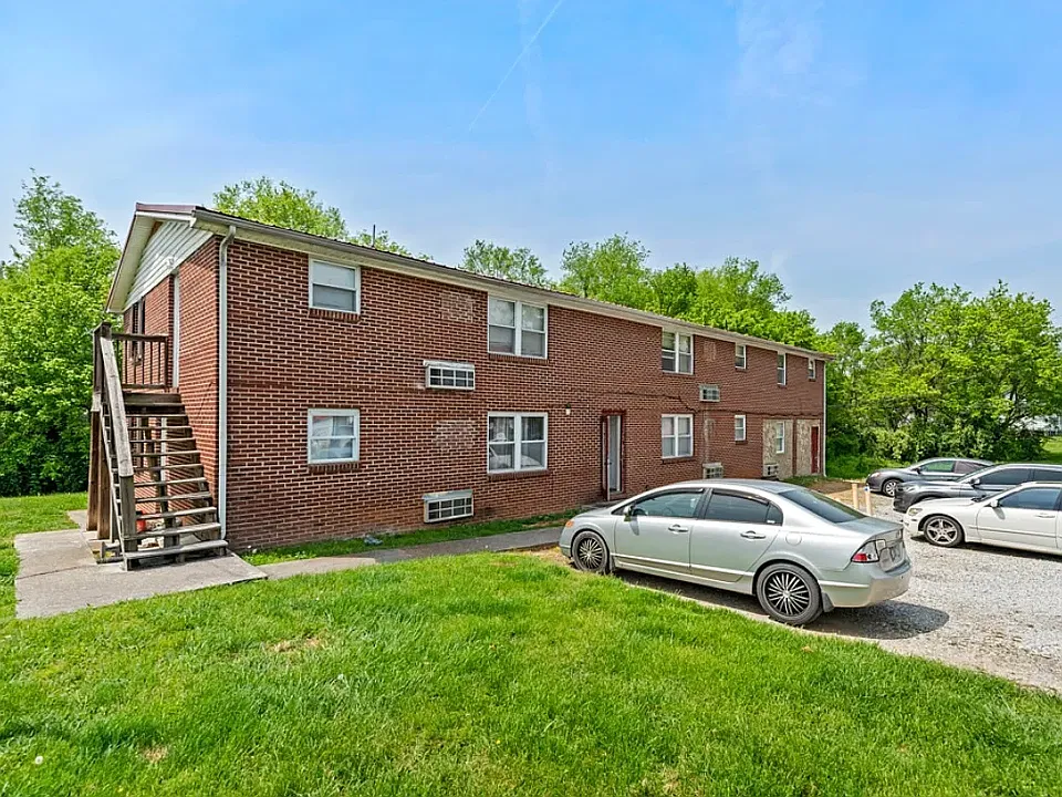 305 Boone St #2