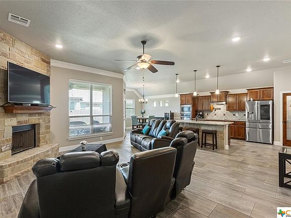 5th image of 3006 Crystal Ann Dr