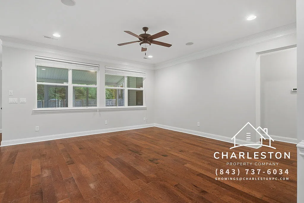 3 bed, 3.0 bath, 2800 sqft, $2,450 — Photo 4