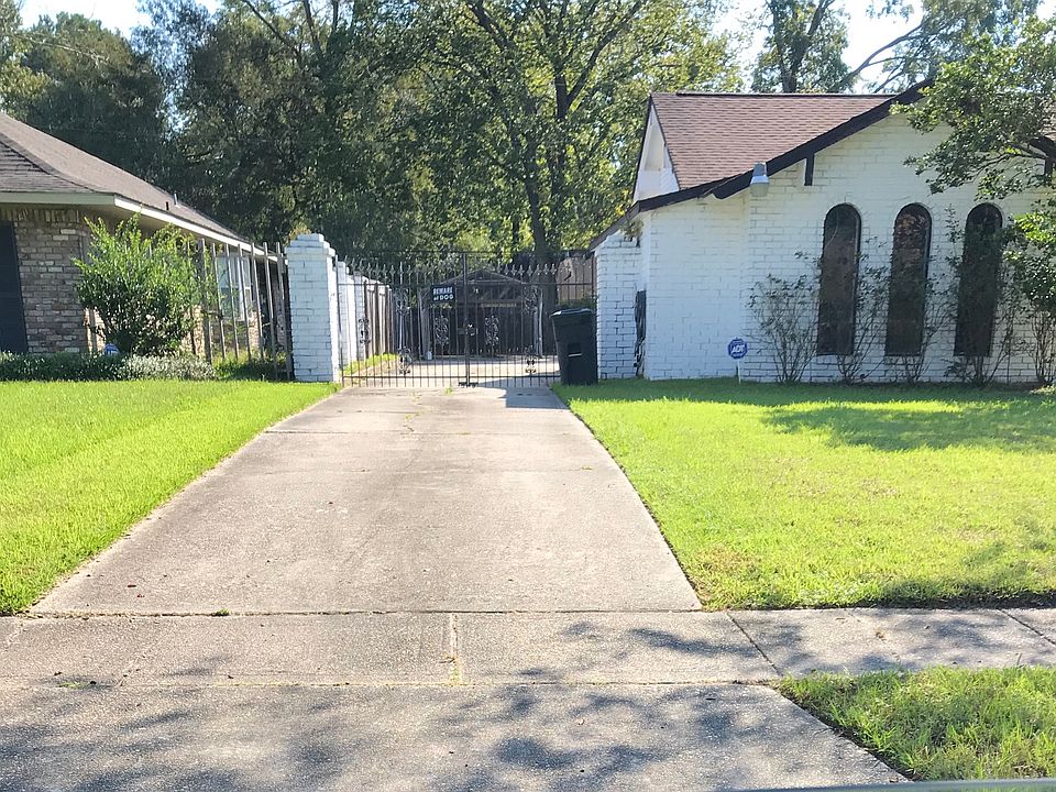 2nd image of 2160 Palisades Dr