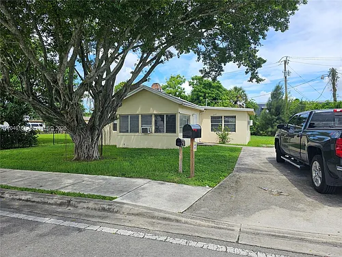 2121 NW 28th St Photo 1 2121 NW 28th St Photo 1