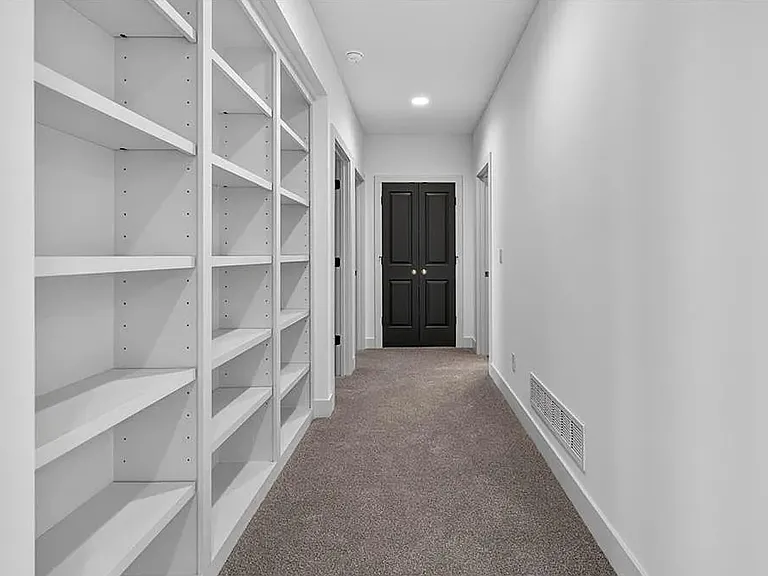 8808 N Clarion Ave — Photo 29