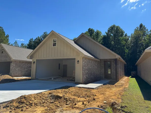 52 Riviera Dr, Hattiesburg, MS 39402