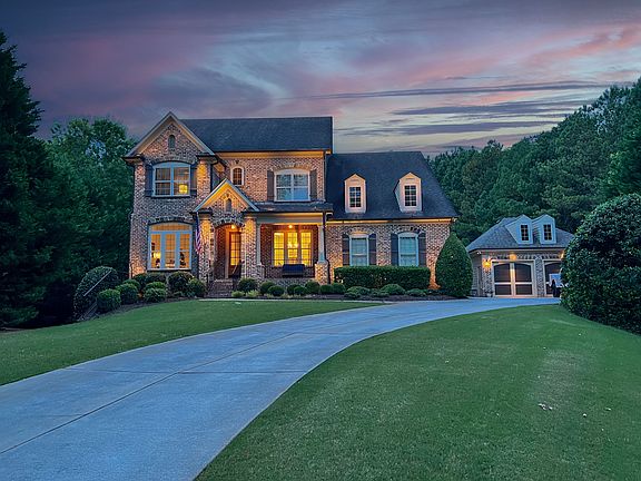4th image of 702 Ravenview Ct