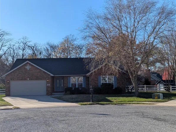 409 Prefontaine Ct, Lebanon, IL 62254