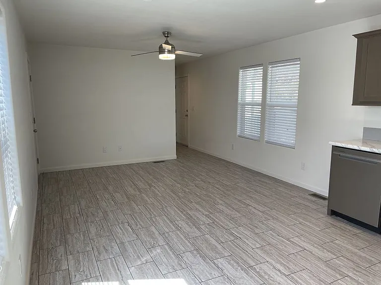 10701 N 99th Ave #230 — Photo 3