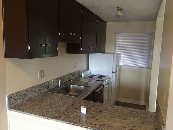 3rd image of 1920 N Marianna Ave APT 208