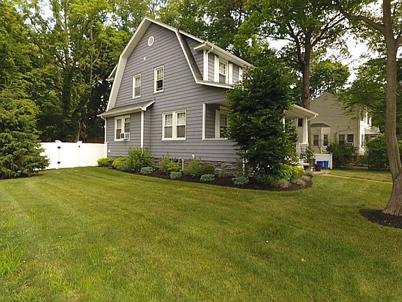 2nd image of 103 Irving St