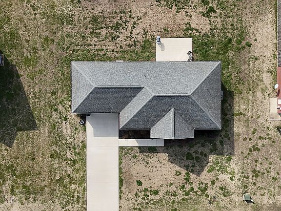 5th image of 1702 Gordon Ln