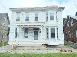 19 W Main St, Newmanstown, PA 17073