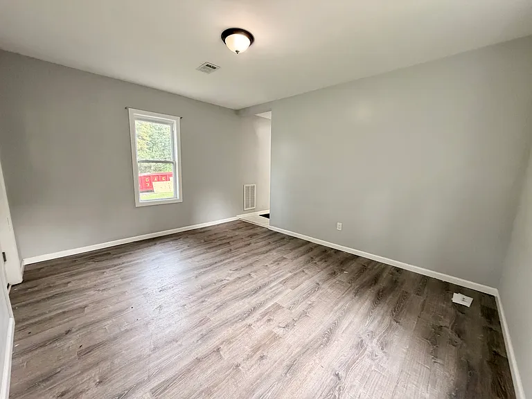 403 Mantua Blvd — Photo 9