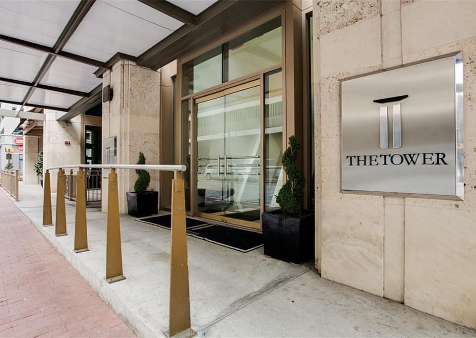 1st image of 500 Throckmorton St APT 701