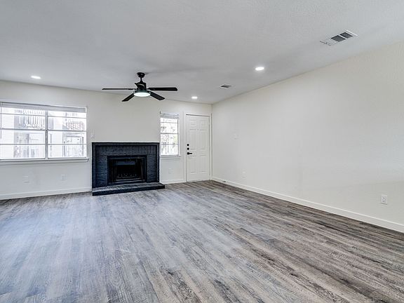2nd image of 1824 River Crossing Cir APT B