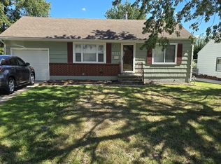 9517 Summit St, Lenexa, KS 66215