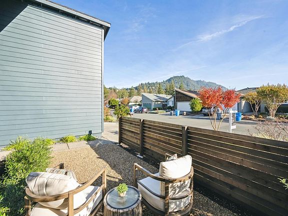 3rd image of 305 Orchard Street