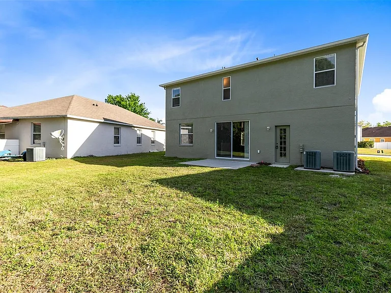 10090 Bennington Chase Dr — Photo 17