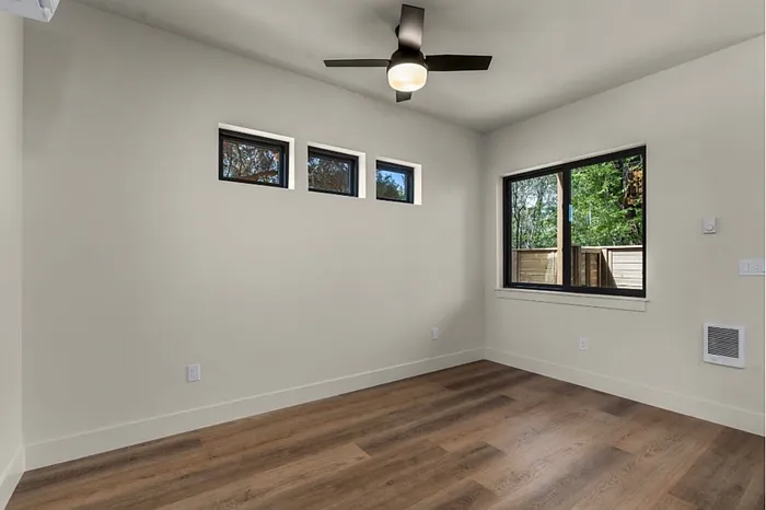 2548 SW Yew Ave #103 — Photo 7