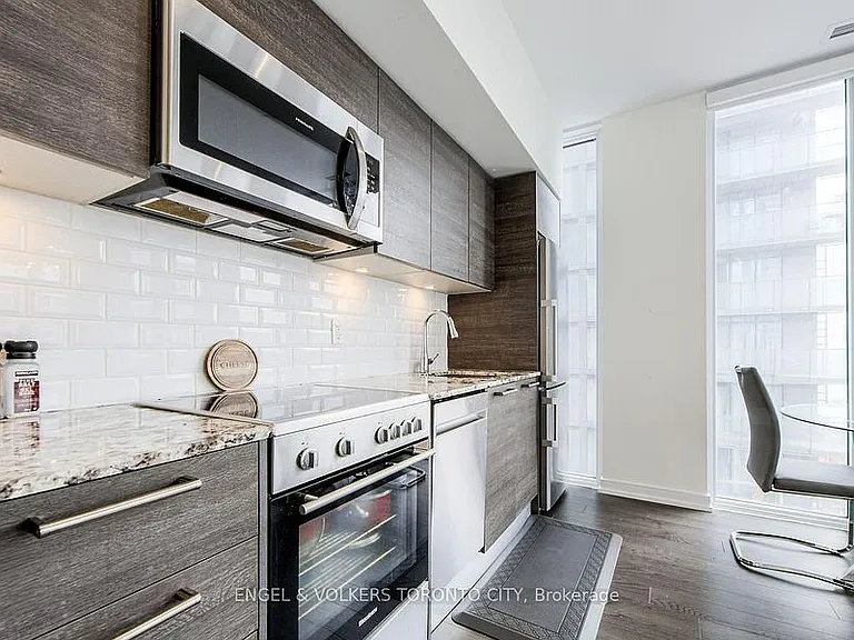 28 Wellesley St E #1104 — Photo 54