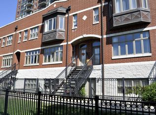 322 E 18th St, Chicago, IL 60616