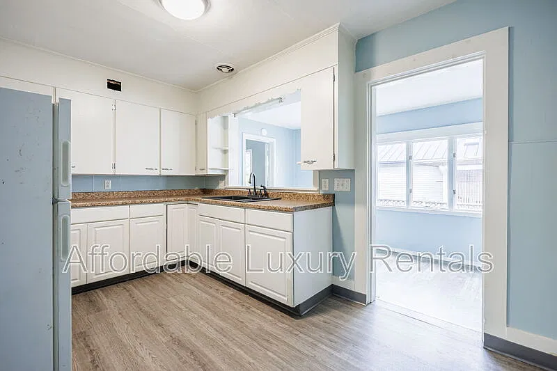 2 bed, 1.0 bath, 702 sqft, $1,100 — Photo 4
