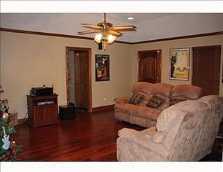 4th image of 328 Pellerin Dr