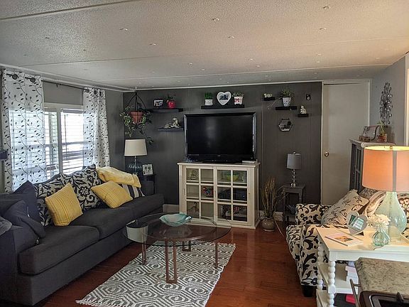 3rd image of 1000 Walker St Lot 197