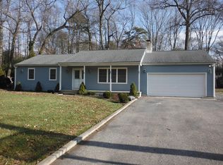5 Bayau Trl, Medford, NJ 08055
