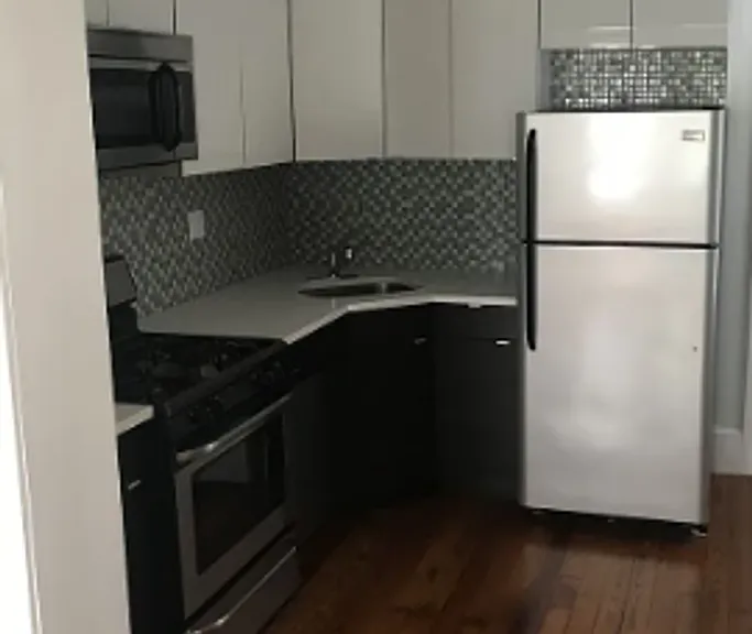 209 Greene St — Photo 10