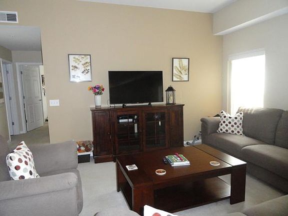 4th image of 245 W Johnson St Unit 206