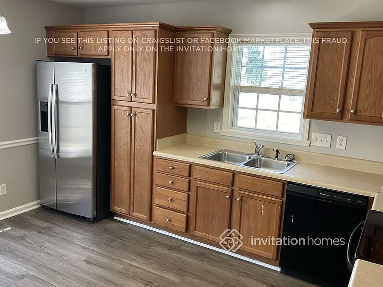 4200 Youngstown Dr — Photo 8