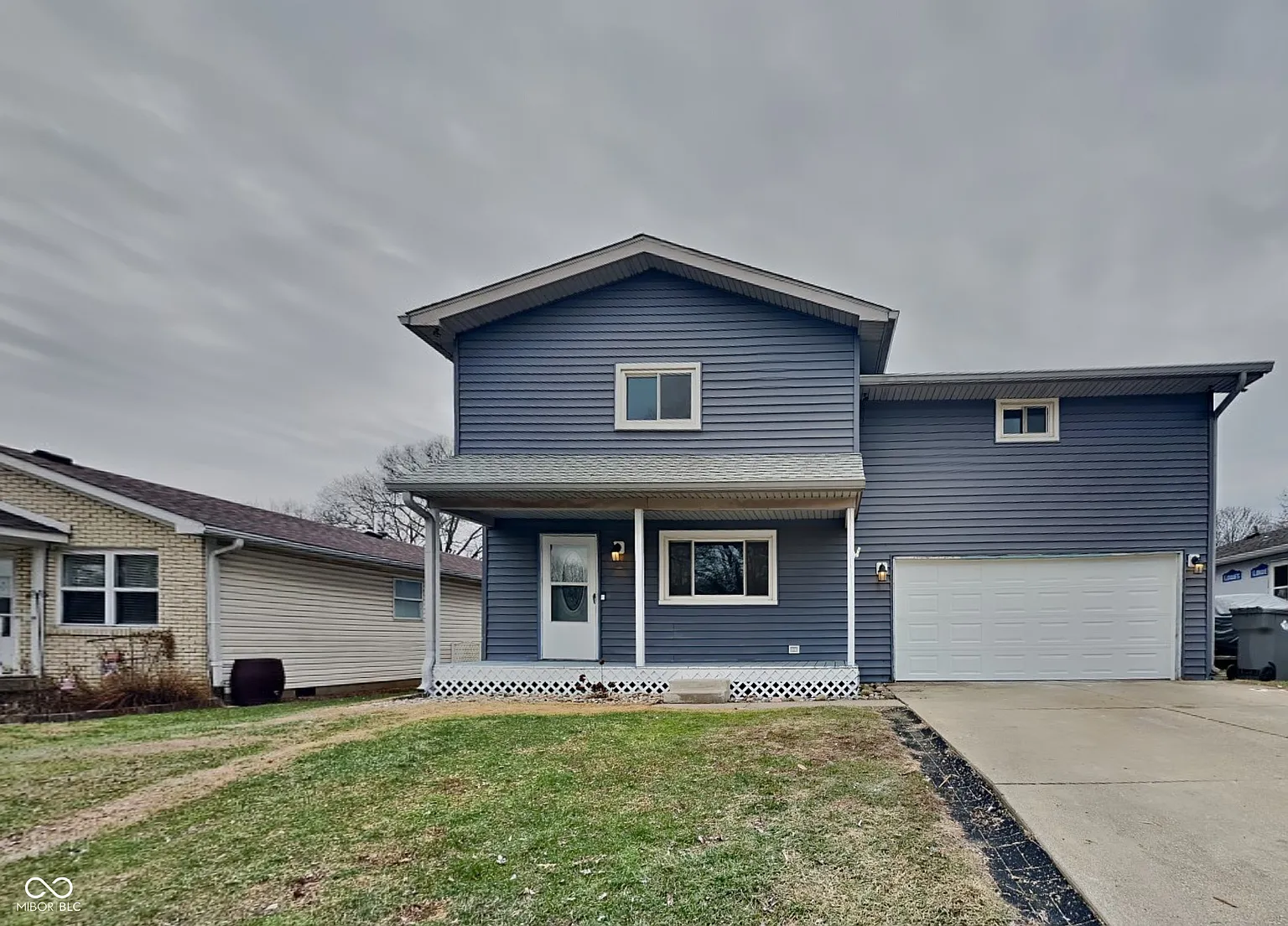 2933 Merts Dr photo 1