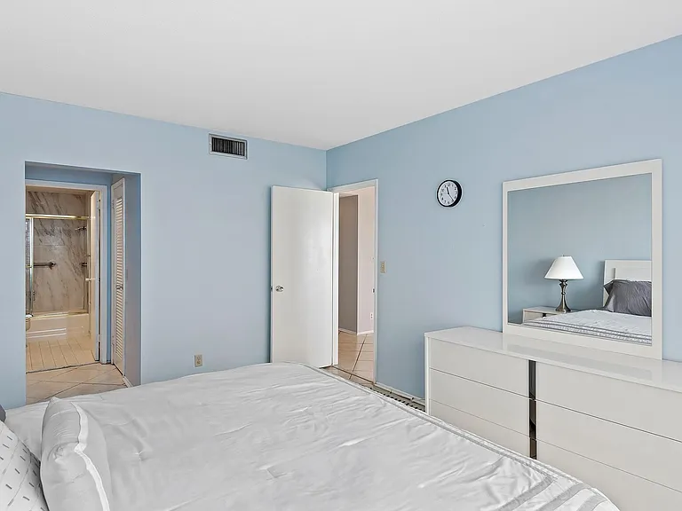 3800 Galt Ocean Dr #607 — Photo 9