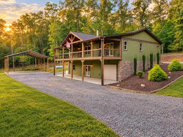 185 Pine Ln, Mineral Bluff, GA 30559