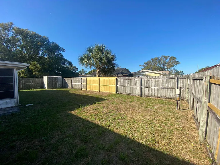 9105 Hermitage Ln — Photo 17