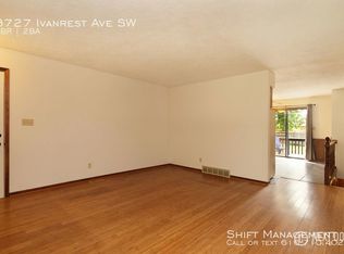 3727 Ivanrest Ave SW, Grandville, MI