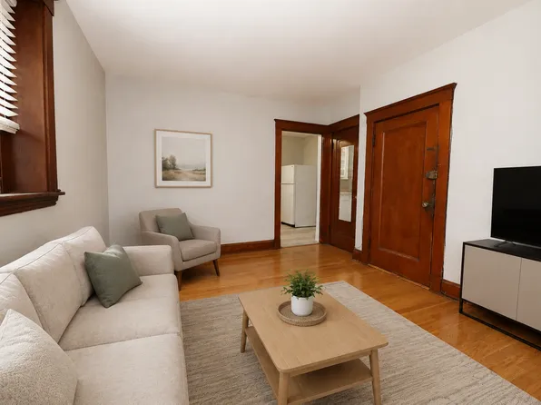 Residences at Lafayette LLC-10 Dow, 10 Dow St APT 3, Salem, MA 01970