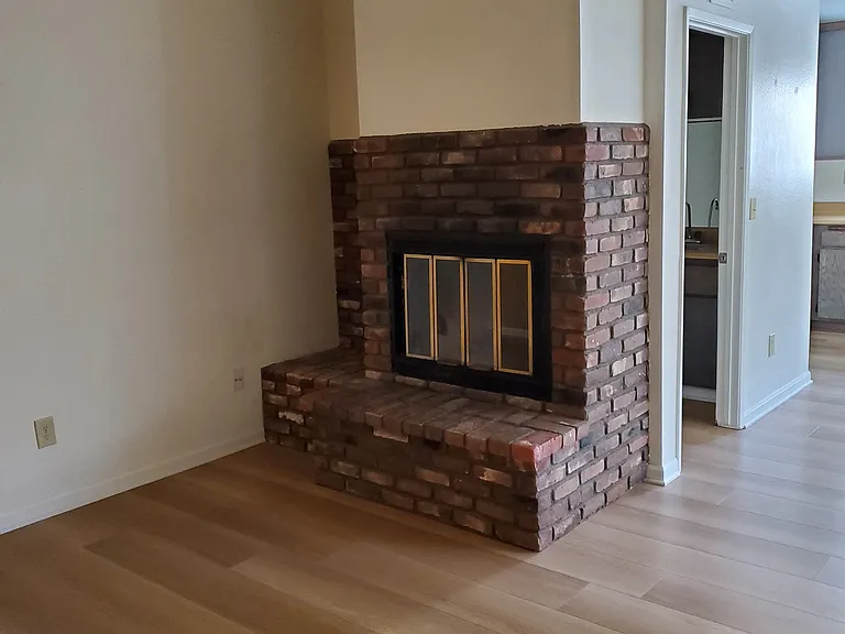 27751 Pine Hills Ave — Photo 2