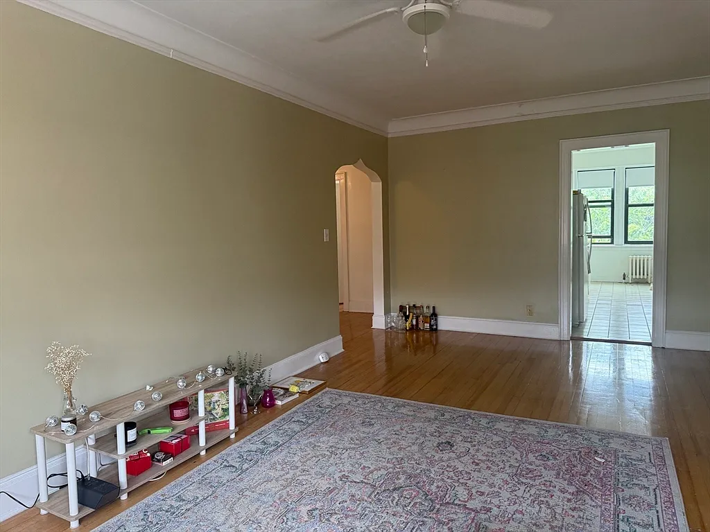 2 bed, 1.0 bath, 910 sqft, $3,500 — Photo 4