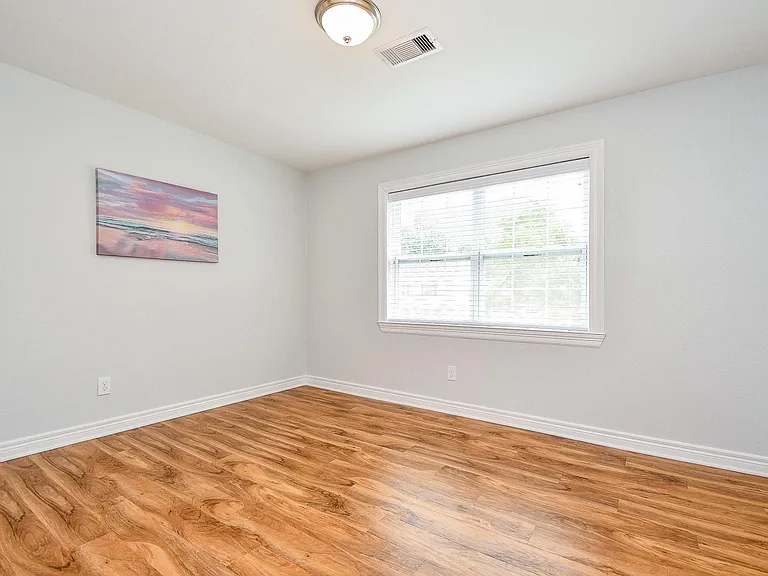 707 Thistlewood Dr — Photo 30